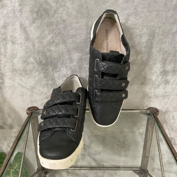 Bernardo Dillon Sneaker womens 7 Quilted Black Leather Stud Grip Strap Lug Soles - Picture 3 of 16